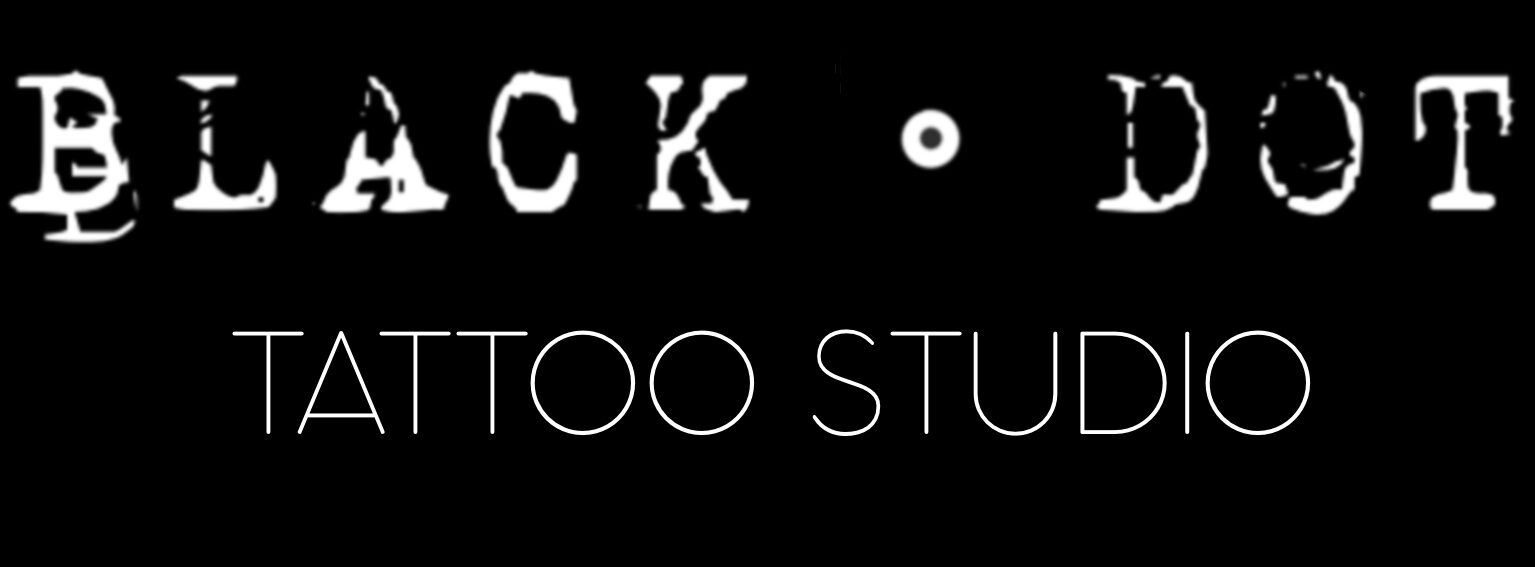 Logo von Black Dot Tattoo Studio in Besigheim mit modernem Schriftzug auf schwarzem Hintergrund.