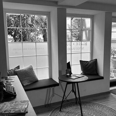 Black Dot Tattoo Studio Besigheim. Aufnahme Wartebereich